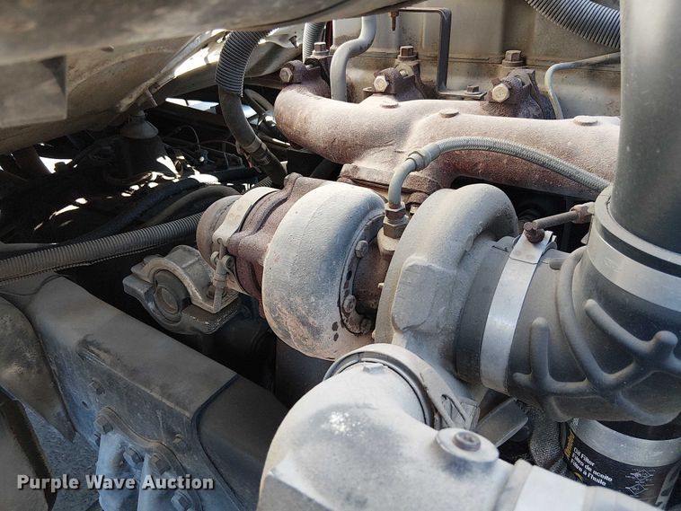 image for item DU3661 1995 Ford LT8000 crane truck