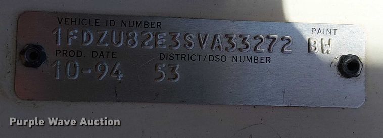 image for item DU3661 1995 Ford LT8000 crane truck