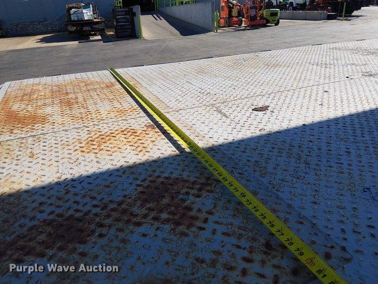 image for item DU3662 1995 International 4900 crane truck