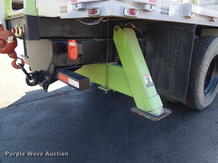 image for item DU3662 1995 International 4900 crane truck