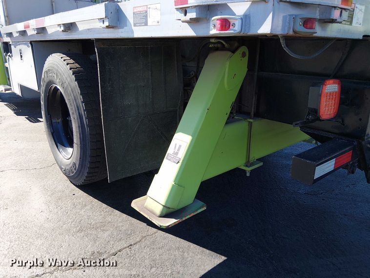 image for item DU3662 1995 International 4900 crane truck