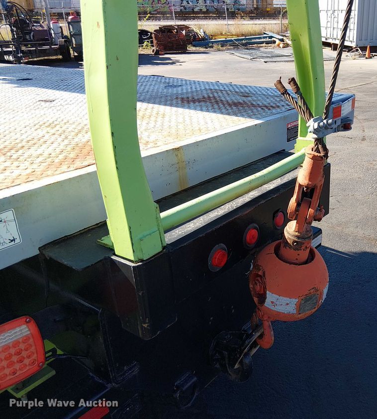 image for item DU3662 1995 International 4900 crane truck