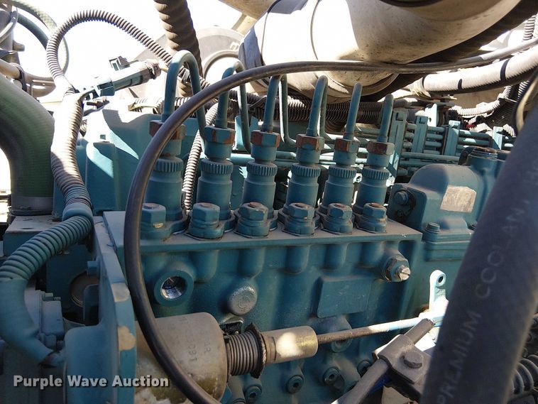 image for item DU3662 1995 International 4900 crane truck