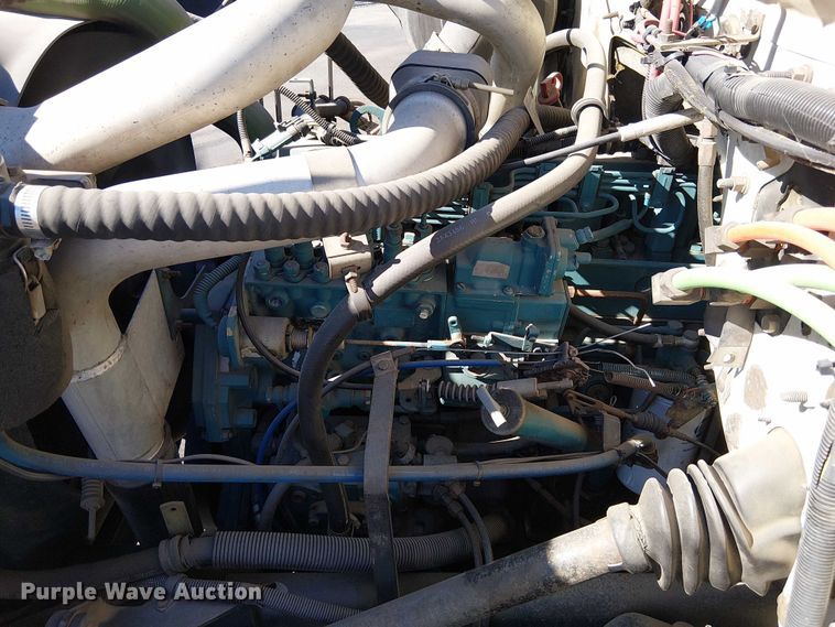 image for item DU3662 1995 International 4900 crane truck