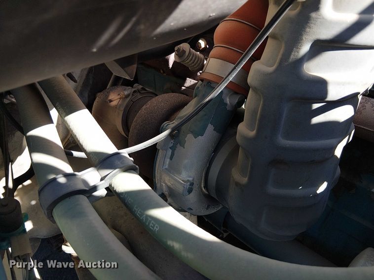 image for item DU3662 1995 International 4900 crane truck