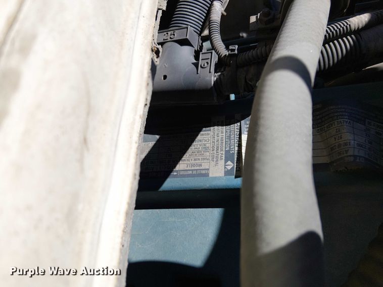 image for item DU3662 1995 International 4900 crane truck