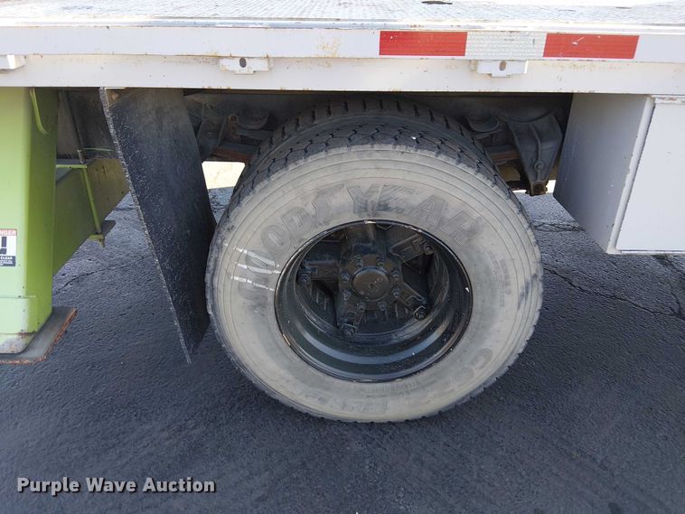 image for item DU3662 1995 International 4900 crane truck