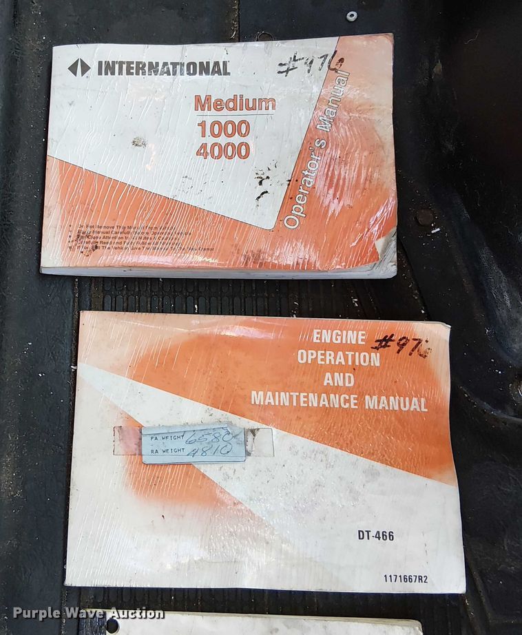 image for item DU3662 1995 International 4900 crane truck