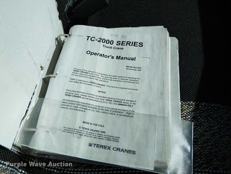 image for item DU3662 1995 International 4900 crane truck