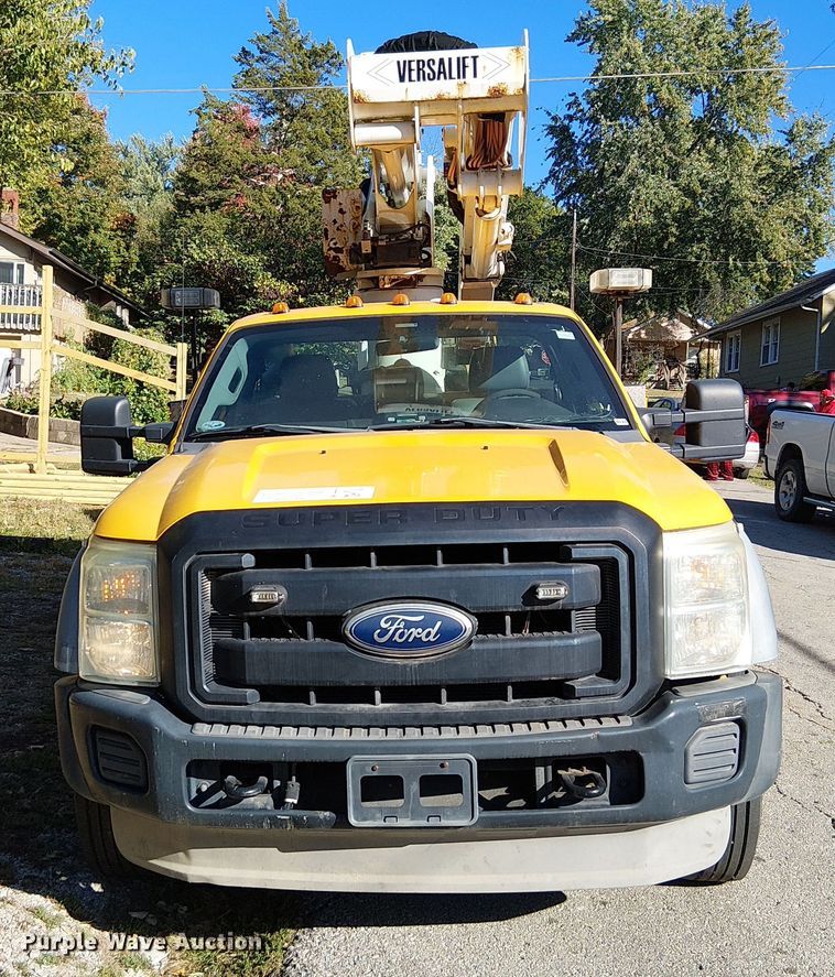 image for item DU3676 2011 Ford F550 bucket truck