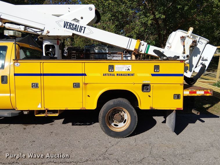 image for item DU3676 2011 Ford F550 bucket truck