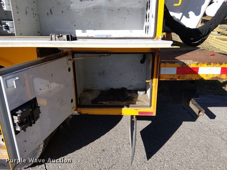 image for item DU3676 2011 Ford F550 bucket truck