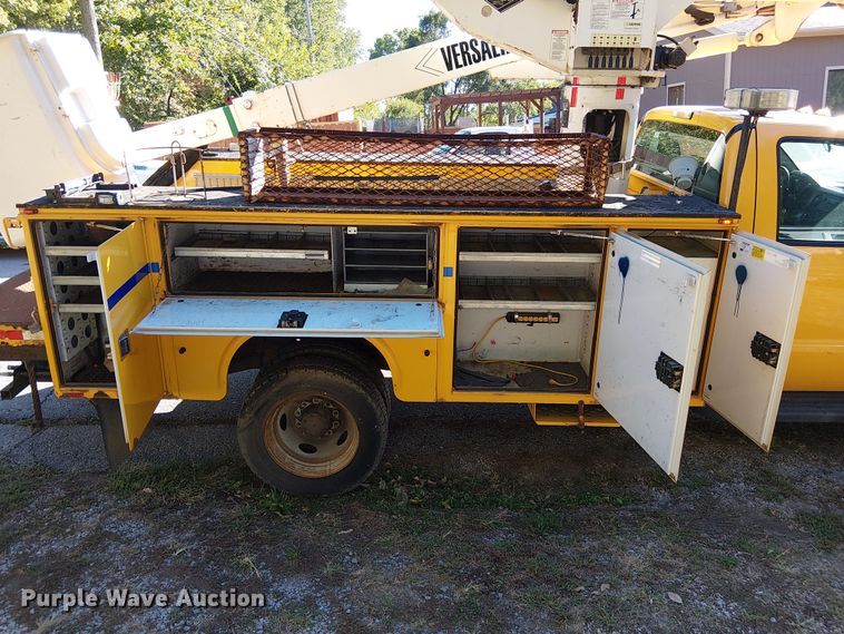 image for item DU3676 2011 Ford F550 bucket truck