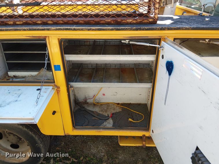 image for item DU3676 2011 Ford F550 bucket truck