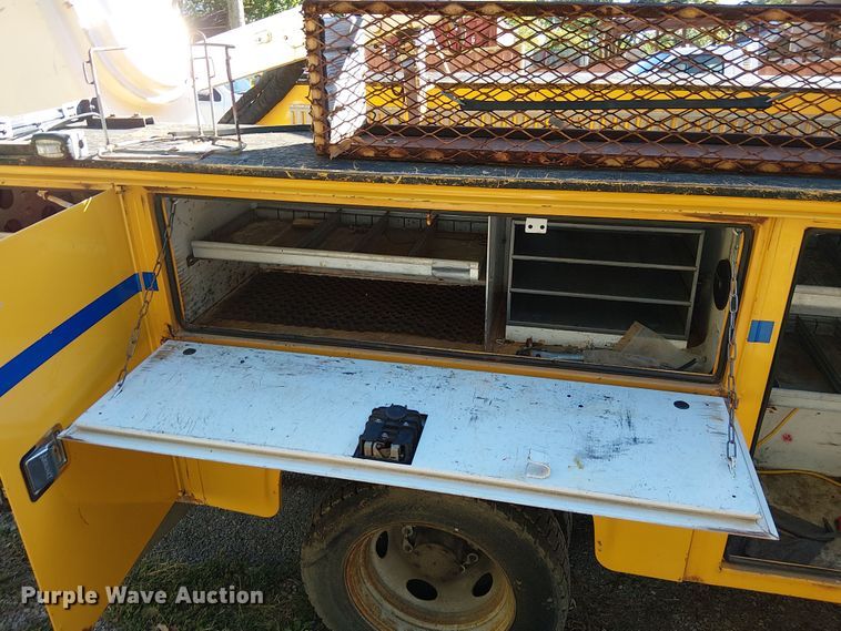 image for item DU3676 2011 Ford F550 bucket truck