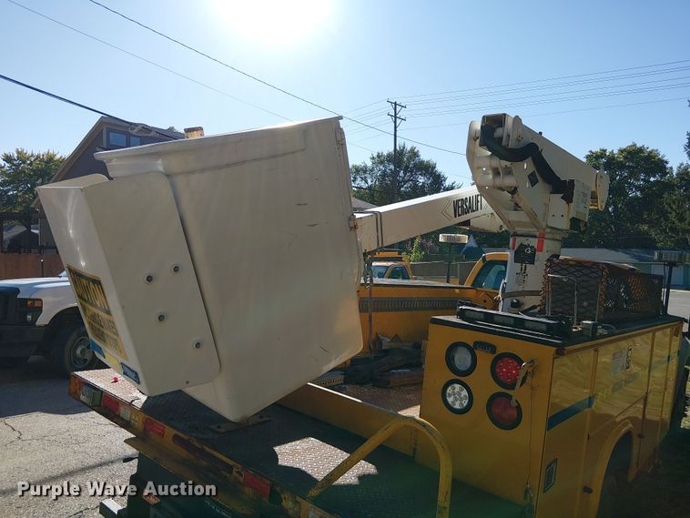 image for item DU3676 2011 Ford F550 bucket truck