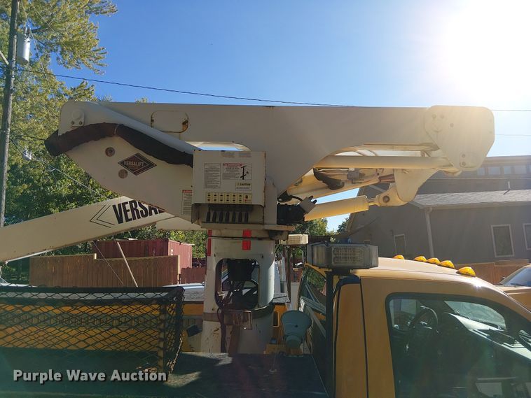 image for item DU3676 2011 Ford F550 bucket truck