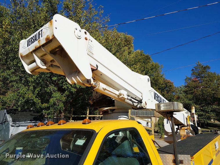 image for item DU3676 2011 Ford F550 bucket truck