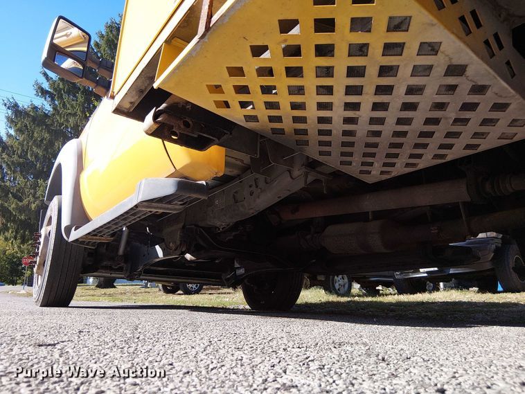 image for item DU3676 2011 Ford F550 bucket truck