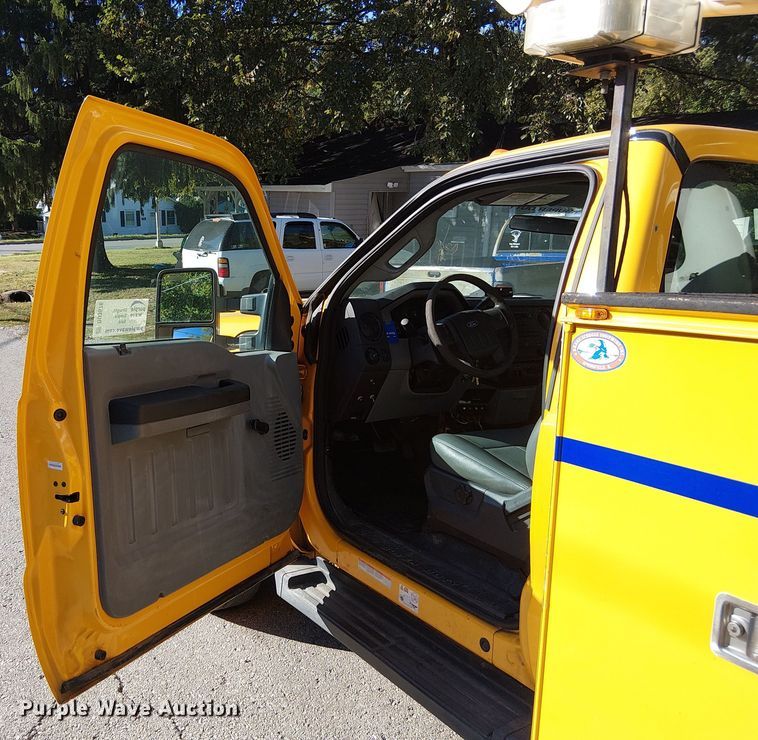 image for item DU3676 2011 Ford F550 bucket truck