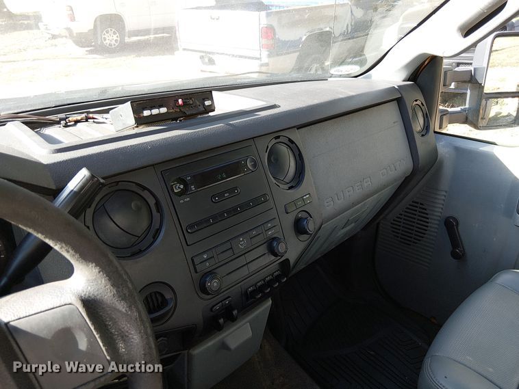 image for item DU3676 2011 Ford F550 bucket truck