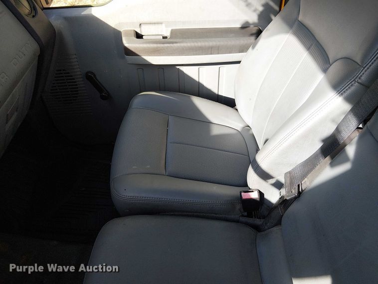 image for item DU3676 2011 Ford F550 bucket truck