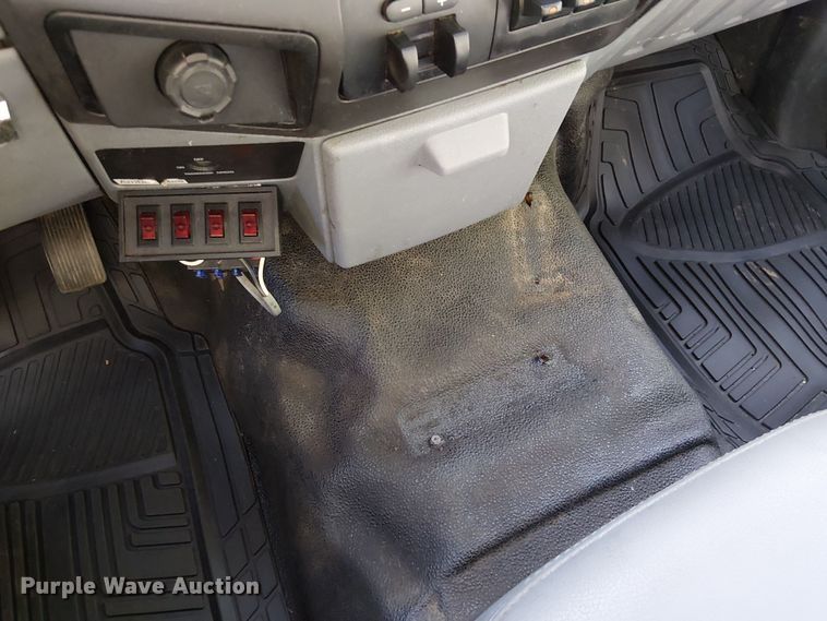 image for item DU3676 2011 Ford F550 bucket truck