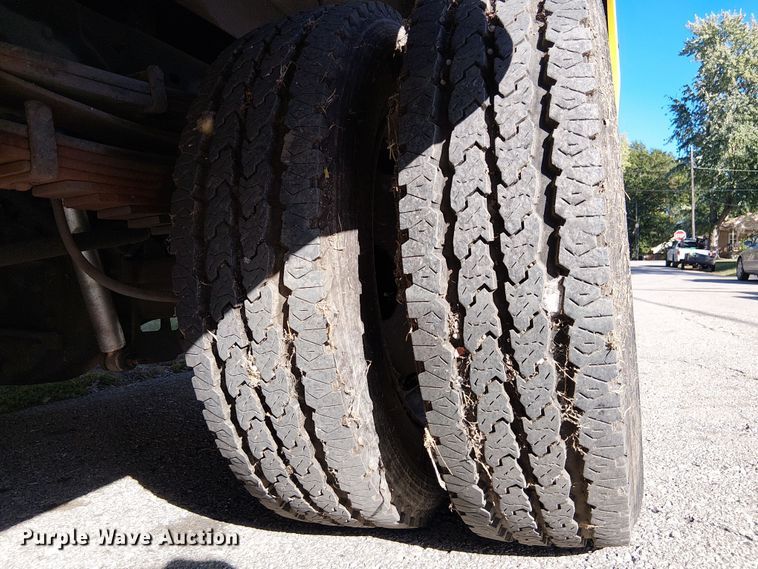 image for item DU3676 2011 Ford F550 bucket truck