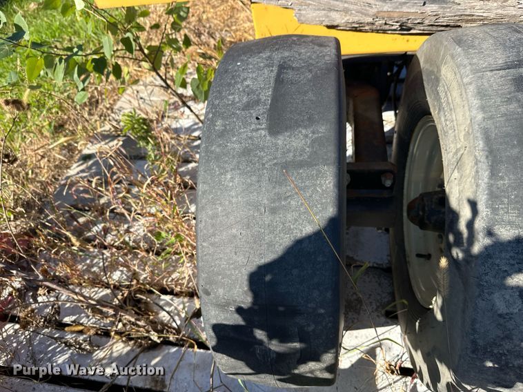 image for item DW4306 Walk and Roll packer