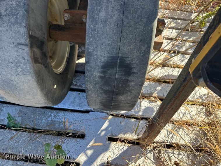 image for item DW4306 Walk and Roll packer