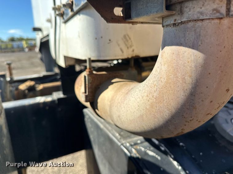 image for item DW4307 1981 Oshkosh truck cab and chassis