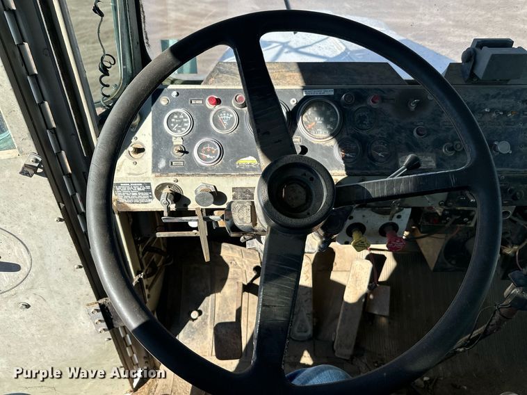 image for item DW4307 1981 Oshkosh truck cab and chassis