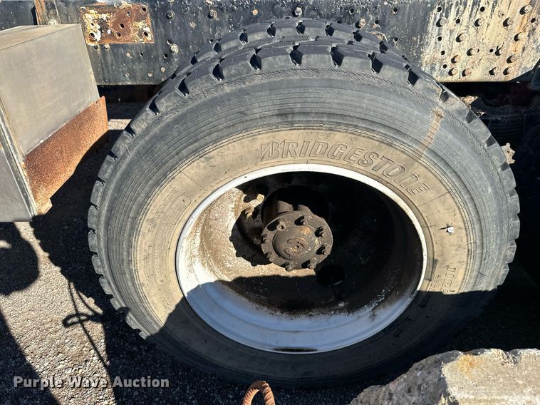 image for item DW4307 1981 Oshkosh truck cab and chassis