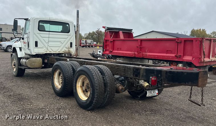 image for item DW4315 2012 International 7400 truck cab and chassis