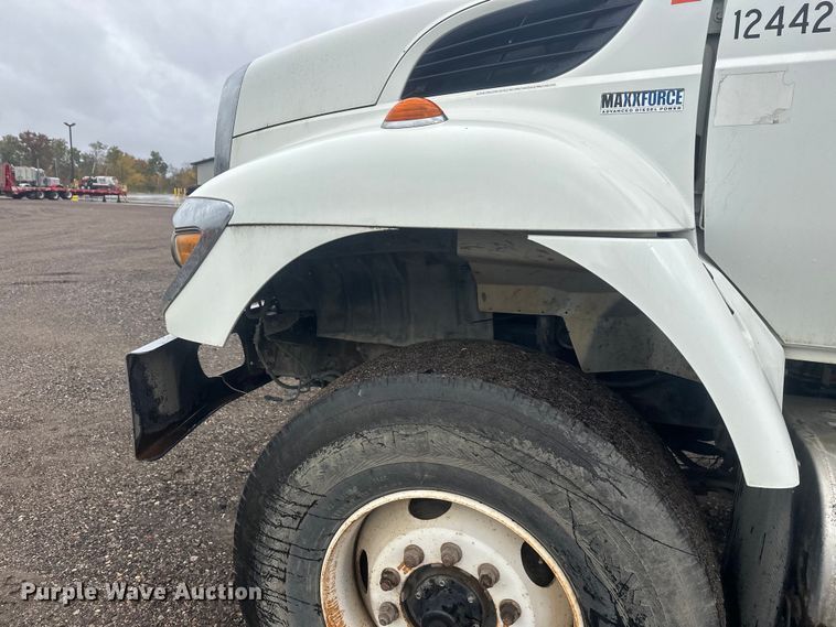 image for item DW4315 2012 International 7400 truck cab and chassis