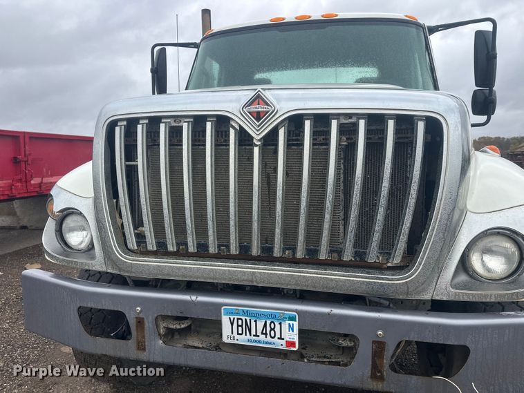 image for item DW4315 2012 International 7400 truck cab and chassis