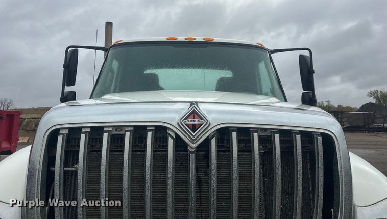 image for item DW4315 2012 International 7400 truck cab and chassis