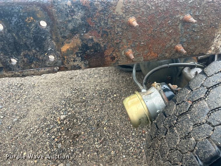 image for item DW4315 2012 International 7400 truck cab and chassis