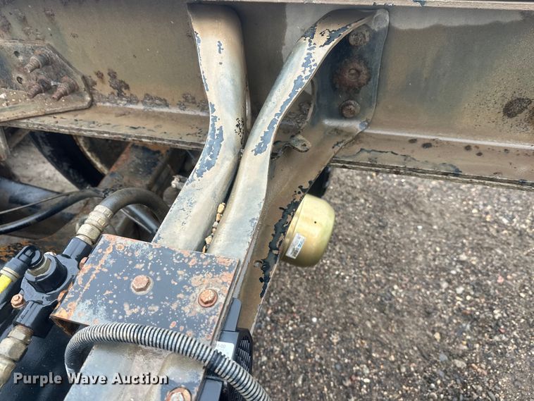 image for item DW4315 2012 International 7400 truck cab and chassis