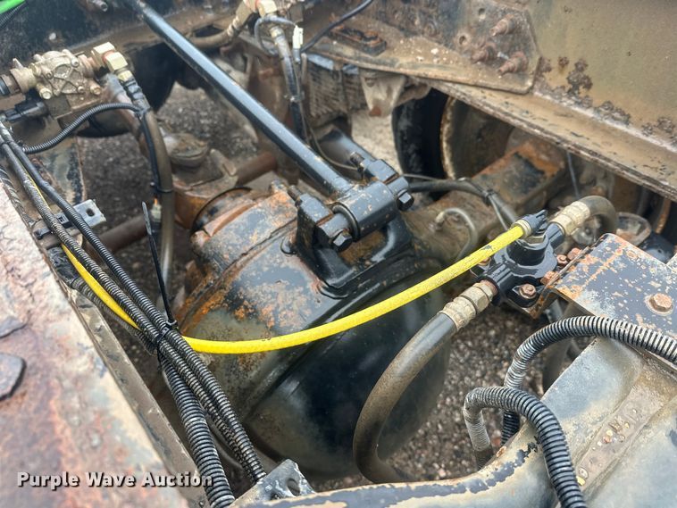 image for item DW4315 2012 International 7400 truck cab and chassis