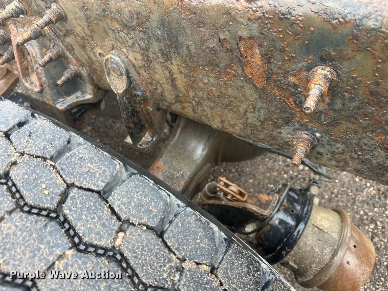 image for item DW4315 2012 International 7400 truck cab and chassis