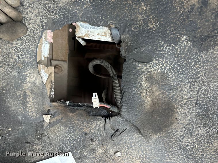 image for item DW4315 2012 International 7400 truck cab and chassis