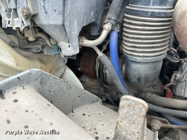 image for item DW4315 2012 International 7400 truck cab and chassis