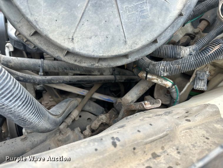 image for item DW4315 2012 International 7400 truck cab and chassis