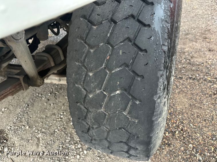 image for item DW4315 2012 International 7400 truck cab and chassis