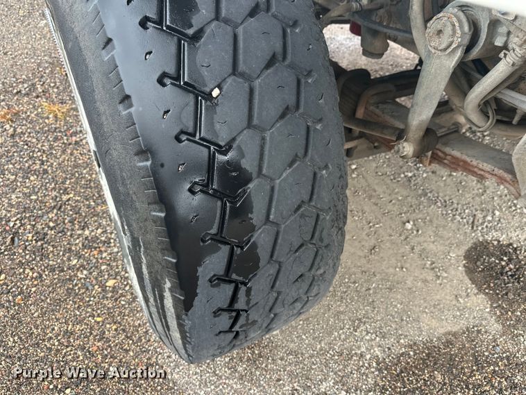 image for item DW4315 2012 International 7400 truck cab and chassis