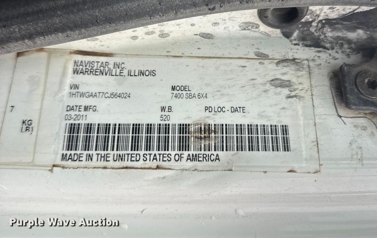 image for item DW4315 2012 International 7400 truck cab and chassis