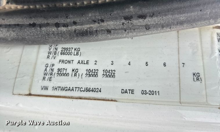 image for item DW4315 2012 International 7400 truck cab and chassis