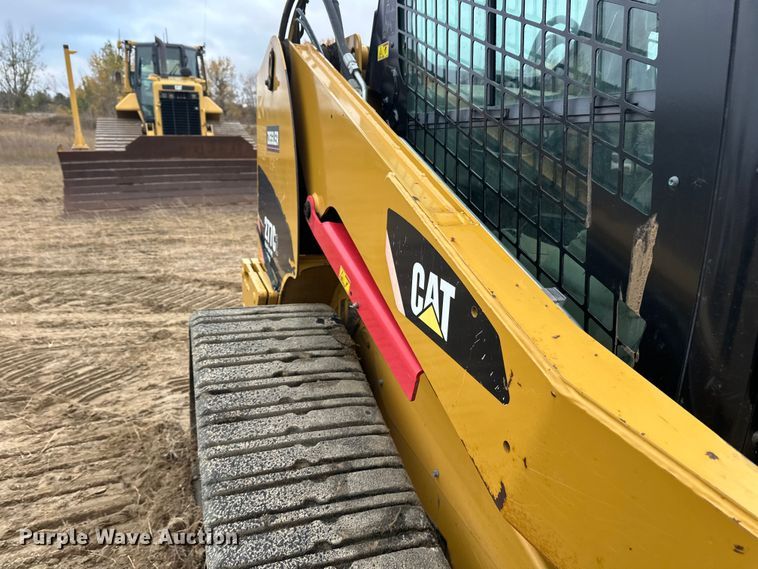 image for item DW4316 2013 Caterpillar 277C2 tracked skid steer loader