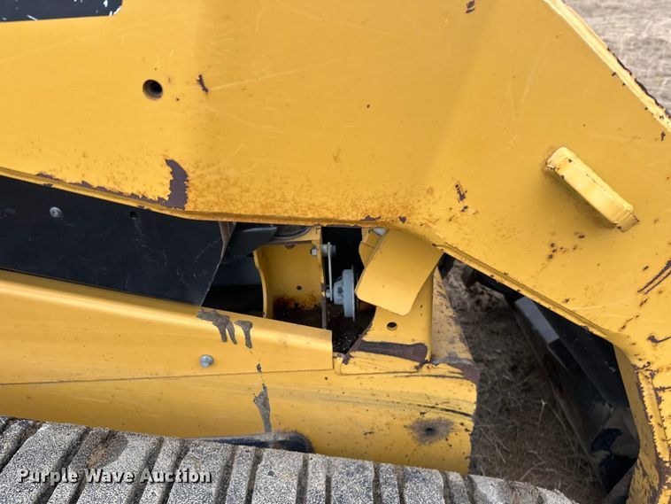 image for item DW4316 2013 Caterpillar 277C2 tracked skid steer loader